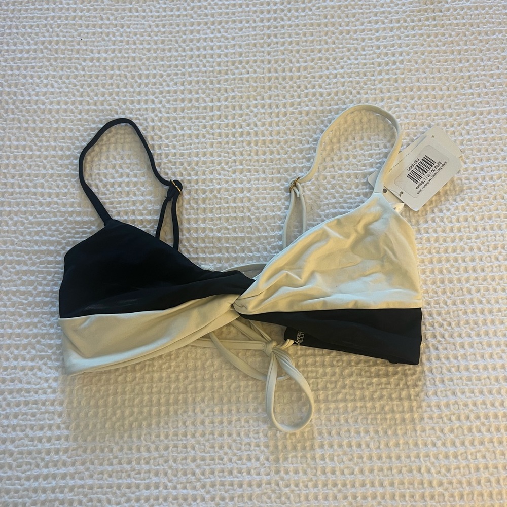 L*SPACE RINGIO BIKINI TOP SIZE M